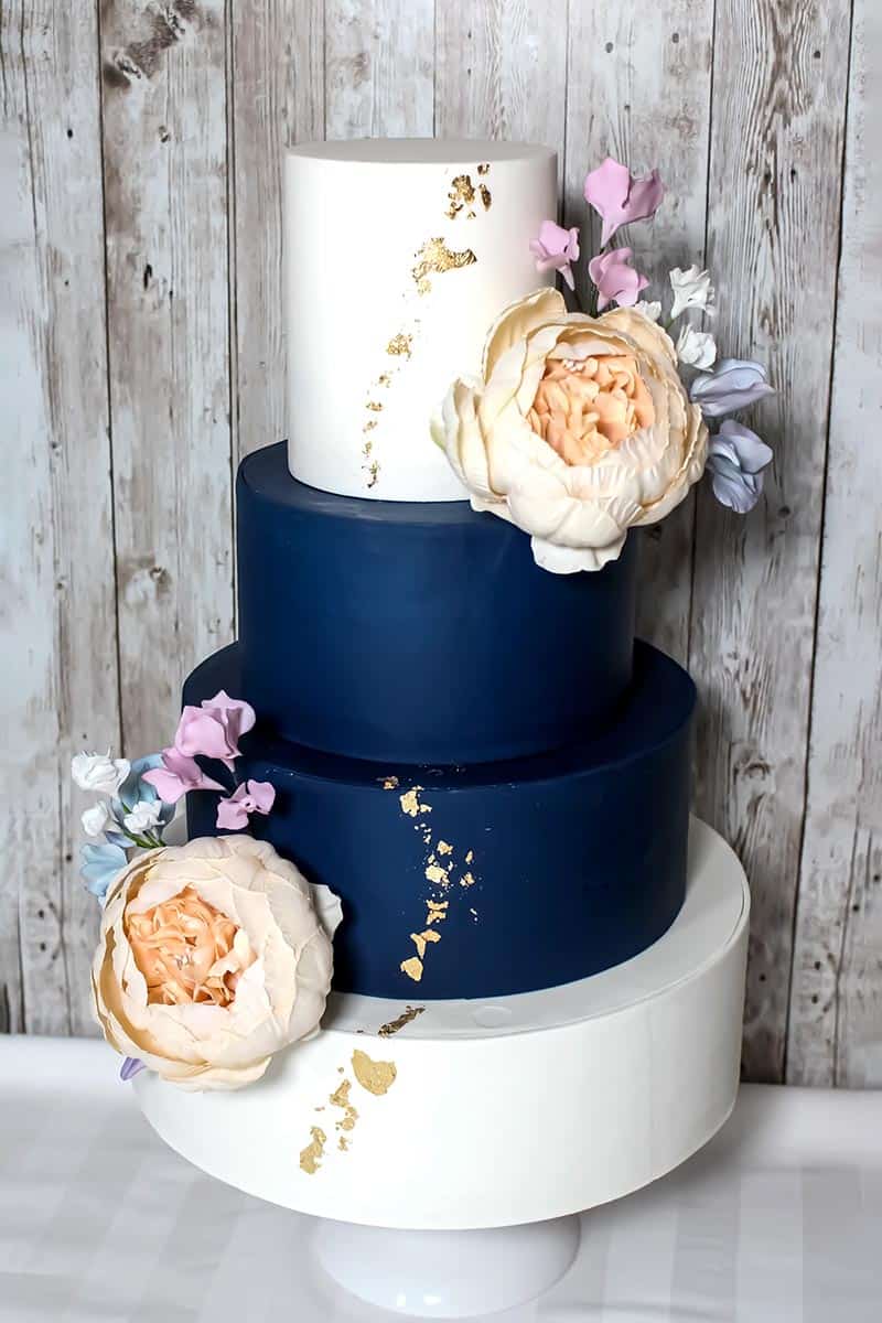 blue-and-white-cake